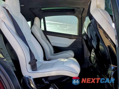 Zdjęcie 11 z 14 samochodu: 2016 TESLA MODEL X VIN:5YJXCBE44GFS00923 - miniatura