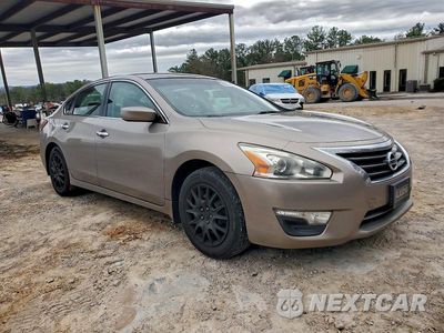 Czwarte zdjęcie samochodu z boku: 2015 NISSAN ALTIMA 2.5 VIN:1N4AL3AP8FN384636 - miniatura