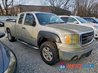 Czwarte zdjęcie samochodu z boku: 2008 GMC SIERRA K1500 VIN:2GTEK19J381323878 - miniatura