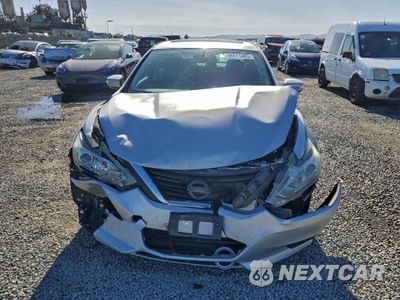 Piąte zdjęcie samochodu w środku: 2017 NISSAN ALTIMA 2.5 VIN:1N4AL3AP7HC111511 - miniatura