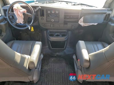 Zdjęcie 8 z 14 samochodu: 2022 CHEVROLET EXPRESS G2500 DELIVERY VAN VIN:1GCWGBFP5N1186805 - miniatura