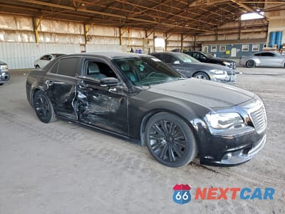 Czwarte zdjęcie samochodu z boku: 2012 CHRYSLER 300 SRT-8 VIN:2C3CCAFJ7CH800860 - miniatura