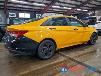 Trzecie zdjęcie samochodu z tyłu: 2023 HYUNDAI ELANTRA BLUE VIN:KMHLM4AJ1PU070380 - miniatura