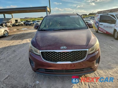 Piąte zdjęcie samochodu w środku: 2015 KIA SEDONA LX VIN:KNDMB5C1XF6040203 - miniatura