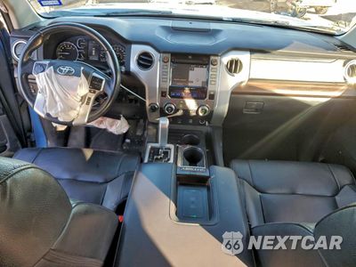 Zdjęcie 8 z 13 samochodu: 2018 TOYOTA TUNDRA CREWMAX LIMITED VIN:5TFHY5F1XJX752435 - miniatura