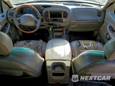 Zdjęcie 8 z 13 samochodu: 2000 LINCOLN NAVIGATOR VIN:5LMFU28A8YLJ19490 - miniatura