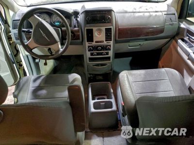 Zdjęcie 8 z 13 samochodu: 2010 CHRYSLER TOWN & COUNTRY LX VIN:2A4RR2D18AR398524 - miniatura