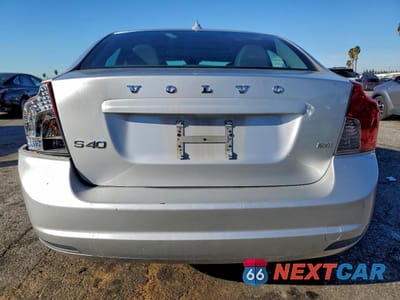 Zdjęcie 6 z 12 samochodu: 2010 VOLVO S40 2.4I VIN:YV1382MS4A2495381 - miniatura