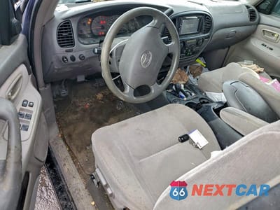 Zdjęcie 8 z 13 samochodu: 2003 TOYOTA SEQUOIA SR5 VIN:5TDBT44AX3S150841 - miniatura