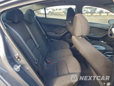 Zdjęcie 10 z 13 samochodu: 2016 KIA FORTE LX VIN:KNAFK4A68G5594782 - miniatura