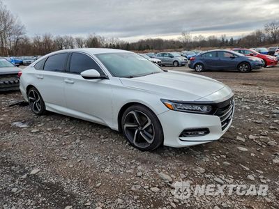 Czwarte zdjęcie samochodu z boku: 2019 HONDA ACCORD SPORT VIN:1HGCV1F33KA117804 - miniatura