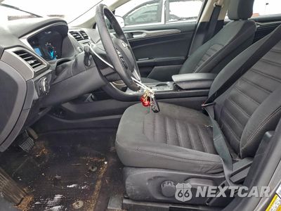 Zdjęcie 7 z 15 samochodu: 2017 FORD FUSION S VIN:3FA6P0G70HR311485 - miniatura