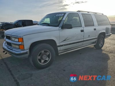 1999 CHEVROLET SUBURBAN C2500 3GNGC26JXXG196818 - główne zdjęcie licytacji z USA - miniatura