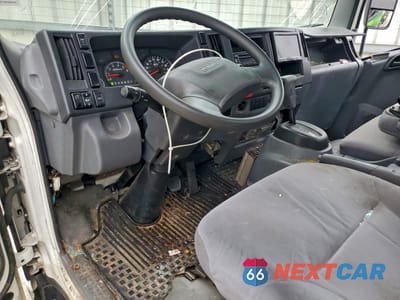 Zdjęcie 8 z 12 samochodu: 2018 ISUZU NPR HD VIN:54DC4W1B9JS804416 - miniatura
