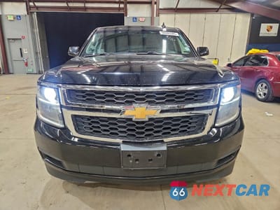 Piąte zdjęcie samochodu w środku: 2019 CHEVROLET SUBURBAN K1500 LT VIN:1GNSKHKC4KR376926 - miniatura