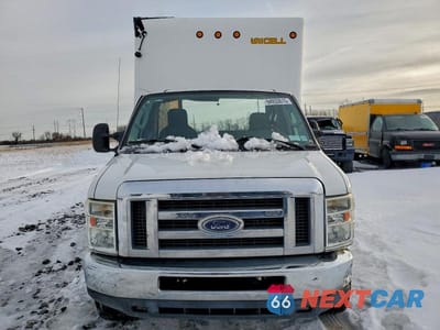 Piąte zdjęcie samochodu w środku: 2009 FORD E350 BOX TRUCK VIN:1FDSE35L39DA18668 - miniatura