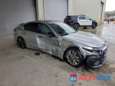 Czwarte zdjęcie samochodu z boku: 2017 INFINITI Q50 PREMIUM VIN:JN1EV7AR0HM835603 - miniatura