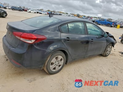 Trzecie zdjęcie samochodu z tyłu: 2017 KIA FORTE LX VIN:3KPFK4A74HE158321 - miniatura
