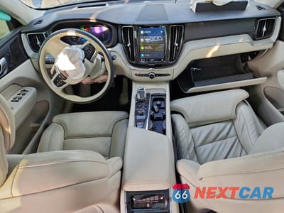 Zdjęcie 8 z 12 samochodu: 2023 VOLVO XC60 ULTIMATE VIN:YV4062RA5P1364390 - miniatura