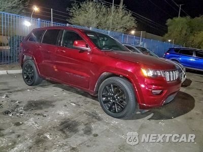 Czwarte zdjęcie samochodu z boku: 2017 JEEP GRAND CHEROKEE LAREDO VIN:1C4RJEAG4HC756759 - miniatura