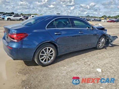 Trzecie zdjęcie samochodu z tyłu: 2021 MERCEDES-BENZ A 220 VIN:W1K3G4EB2MJ269326 - miniatura