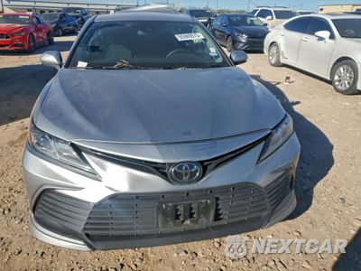 Piąte zdjęcie samochodu w środku: 2021 TOYOTA CAMRY LE VIN:4T1C11AK6MU488929 - miniatura