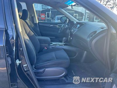 Piąte zdjęcie samochodu w środku: 2015 NISSAN PATHFINDER S VIN:5N1AR2MNXFC707962 - miniatura