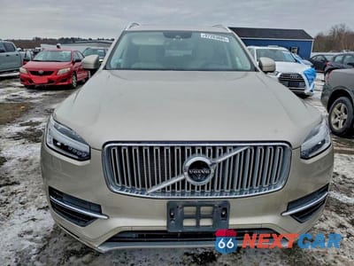 Piąte zdjęcie samochodu w środku: 2016 VOLVO XC90 T6 VIN:YV4A22PL7G1017177 - miniatura