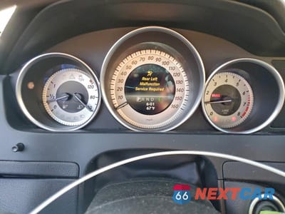 Zdjęcie 9 z 12 samochodu: 2014 MERCEDES-BENZ C 250 VIN:WDDGF4HB1EG254136 - miniatura