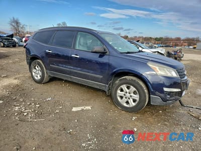 Czwarte zdjęcie samochodu z boku: 2015 CHEVROLET TRAVERSE LS VIN:1GNKRFED2FJ339091 - miniatura