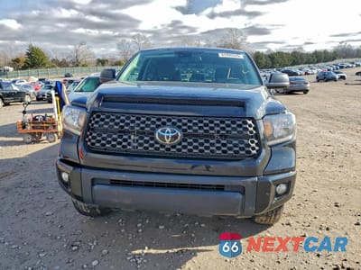 Piąte zdjęcie samochodu w środku: 2021 TOYOTA TUNDRA CREWMAX SR5 VIN:5TFDY5F11MX031939 - miniatura