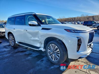 Czwarte zdjęcie samochodu z boku: 2025 INFINITI QX80 LUXE VIN:JN8AZ3BE6S9701357 - miniatura