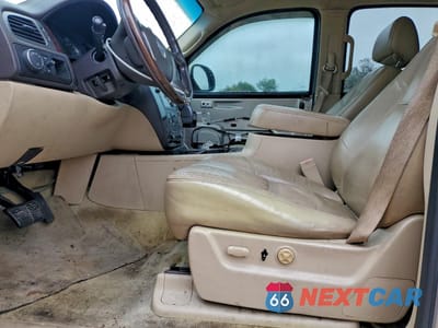 Zdjęcie 7 z 13 samochodu: 2007 GMC YUKON XL DENALI VIN:1GKFK66847J348512 - miniatura