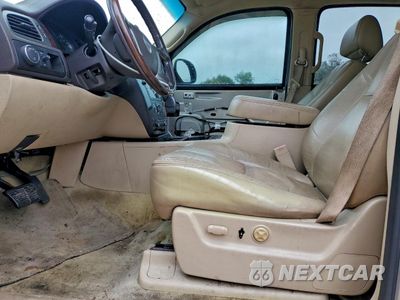 Zdjęcie 7 z 13 samochodu: 2007 GMC YUKON XL DENALI VIN:1GKFK66847J348512 - miniatura