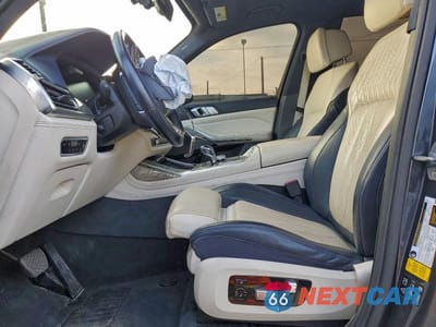 Zdjęcie 7 z 12 samochodu: 2019 BMW X7 XDRIVE50I VIN:5UXCX4C59KLB39991 - miniatura