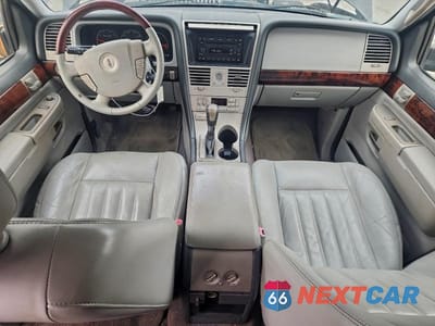 Zdjęcie 8 z 12 samochodu: 2004 LINCOLN AVIATOR VIN:5LMEU68HX4ZJ03864 - miniatura