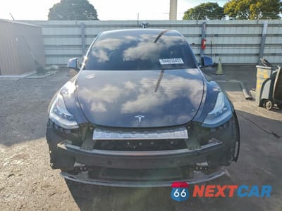 Piąte zdjęcie samochodu w środku: 2021 TESLA MODEL Y VIN:5YJYGDEE8MF230726 - miniatura