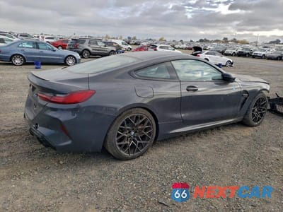 Trzecie zdjęcie samochodu z tyłu: 2020 BMW M8 VIN:WBSAE0C08LCD95321 - miniatura