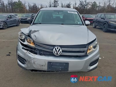 Piąte zdjęcie samochodu w środku: 2014 VOLKSWAGEN TIGUAN S VIN:WVGBV3AX8EW550215 - miniatura