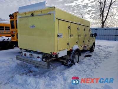 Trzecie zdjęcie samochodu z tyłu: 2018 FORD ECONOLINE E450 SD CUTAWAY 6.8L V10 VIN:1FDXE4FSXJDC17478 - miniatura