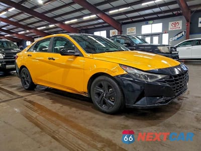 Czwarte zdjęcie samochodu z boku: 2023 HYUNDAI ELANTRA BLUE VIN:KMHLM4AJ1PU070380 - miniatura