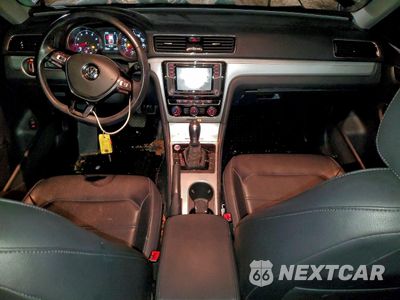 Zdjęcie 8 z 15 samochodu: 2019 VOLKSWAGEN PASSAT WOLFSBURG VIN:1VWLA7A37KC004394 - miniatura