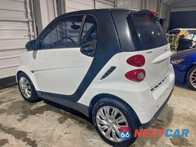 Trzecie zdjęcie samochodu z tyłu: 2012 SMART FORTWO PURE VIN:WMEEJ3BA5CK540092 - miniatura