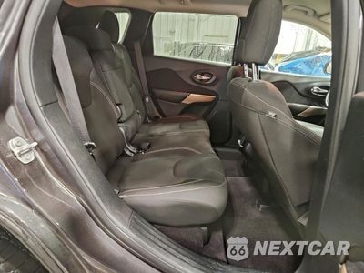Zdjęcie 11 z 14 samochodu: 2017 JEEP CHEROKEE LATITUDE VIN:1C4PJMCS5HW618570 - miniatura