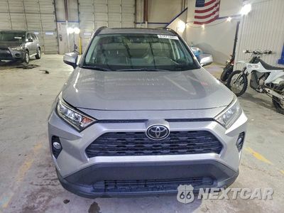 Piąte zdjęcie samochodu w środku: 2019 TOYOTA RAV4 XLE PREMIUM VIN:JTMC1RFV9KD510974 - miniatura