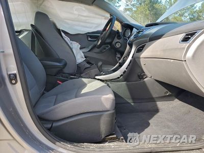 Zdjęcie 7 z 13 samochodu: 2013 HYUNDAI ELANTRA GLS VIN:KMHDH4AE0DU609742 - miniatura