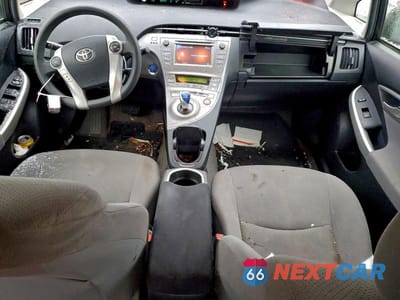 Zdjęcie 8 z 12 samochodu: 2015 TOYOTA PRIUS VIN:JTDKN3DUXF1886193 - miniatura