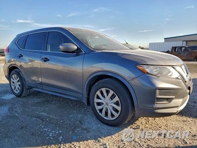 Czwarte zdjęcie samochodu z boku: 2017 NISSAN ROGUE S VIN:KNMAT2MT5HP595085 - miniatura