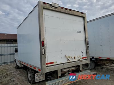 Drugie zdjęcie samochodu z przodu: 2013 GMC SAVANA BOX TRUCK VIN:1GD072BA1D1117899 - miniatura