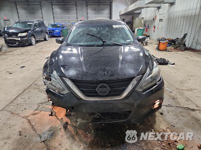 Piąte zdjęcie samochodu w środku: 2017 NISSAN ALTIMA 2.5 VIN:1N4AL3AP7HC264809 - miniatura
